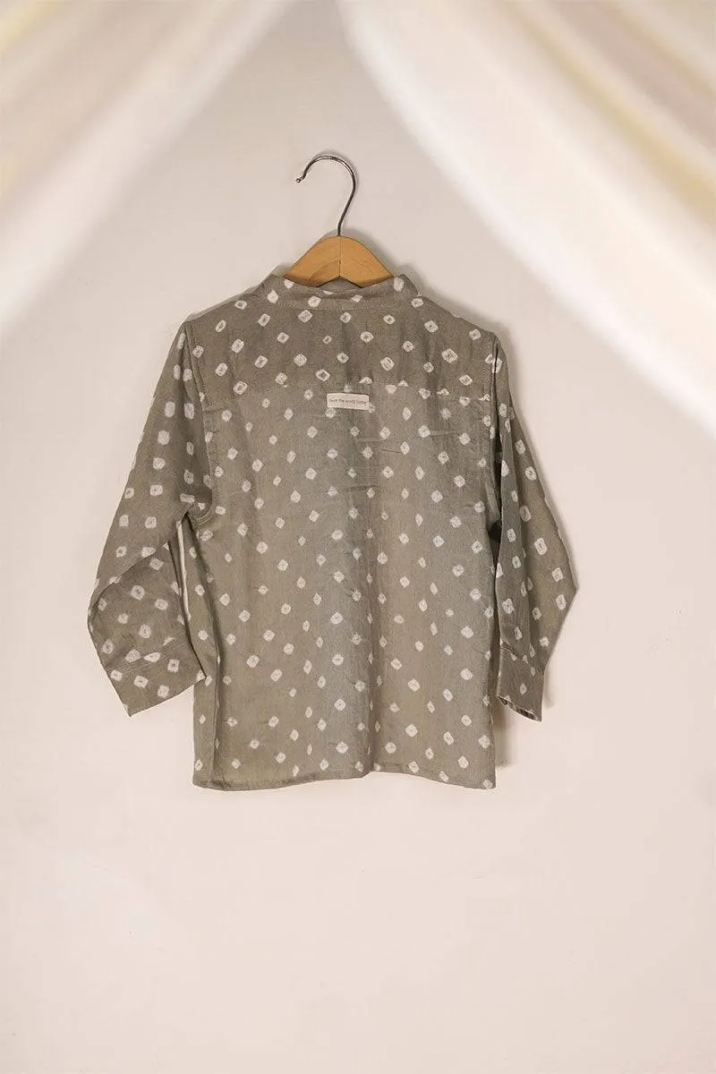 Barefoot Boy' Unisex Relaxed Fit Chinese Collar Bandhani Shirt In Grey